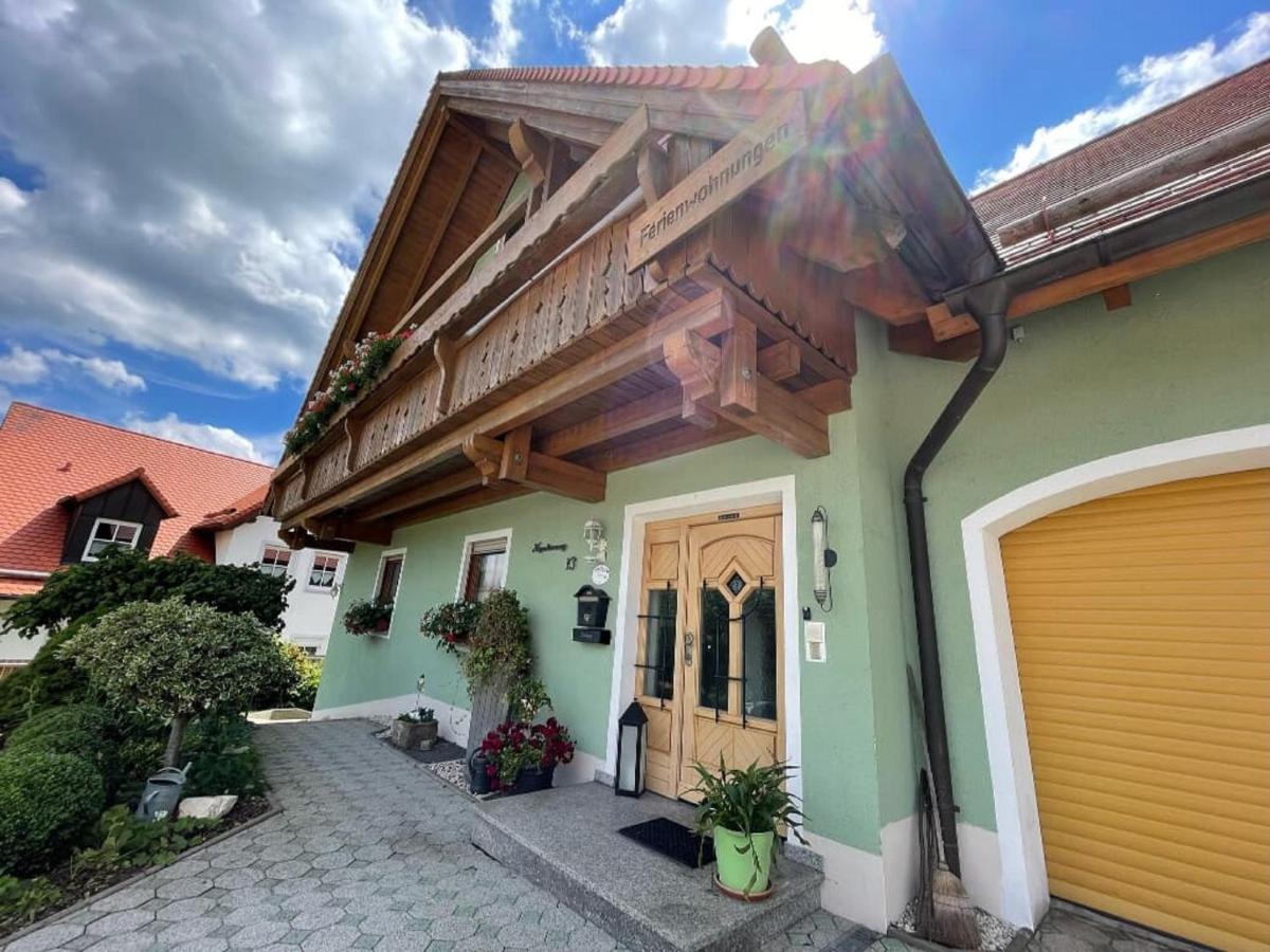 Ferienwohnungen Am Kirchberg Нойальбенройт Экстерьер фото